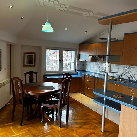 Deluxe Penthouse Private 1 - Center *