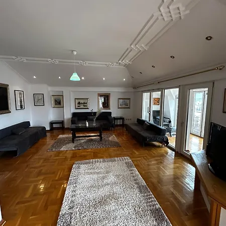 Deluxe Penthouse Private 1 - Center Apartment