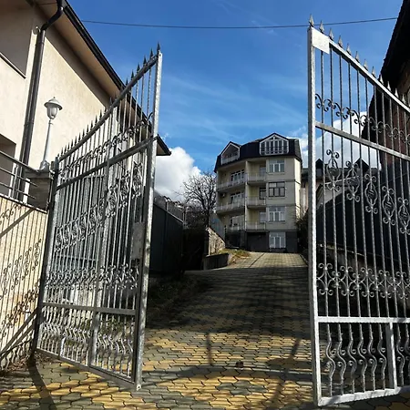 Deluxe Penthouse Private 1 - Center *