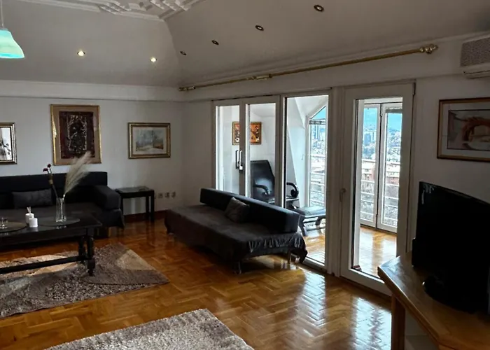 Deluxe Penthouse Private 1 - Center